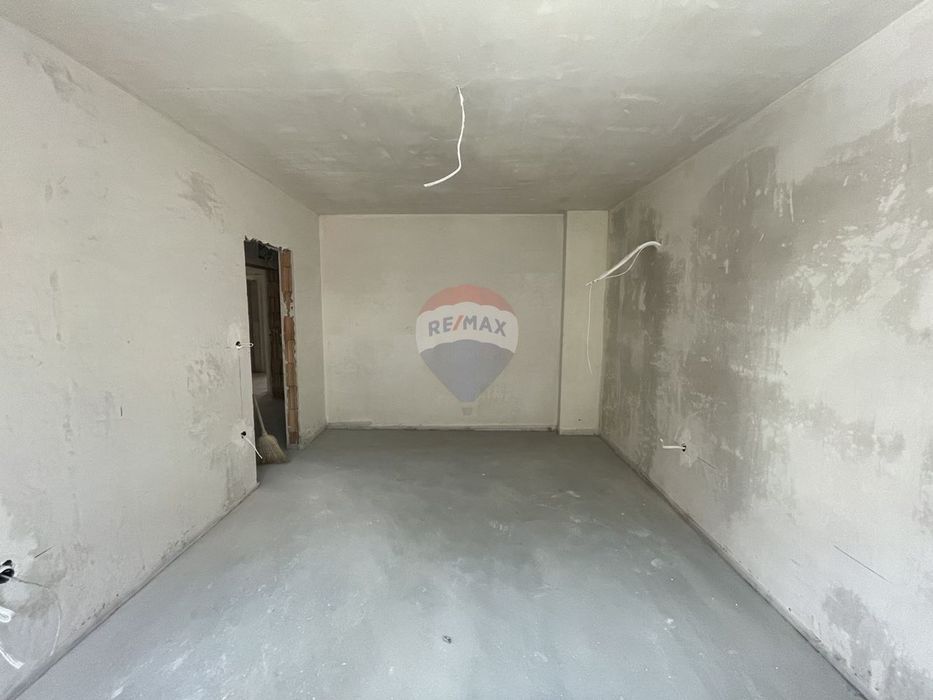 Продава се Тристаен апартамент в Варна, Централна поща - 132 кв.м за 1478 €/кв.м - Снимка #7