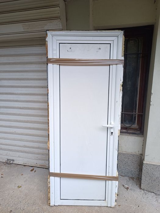 Пвц врата от баня