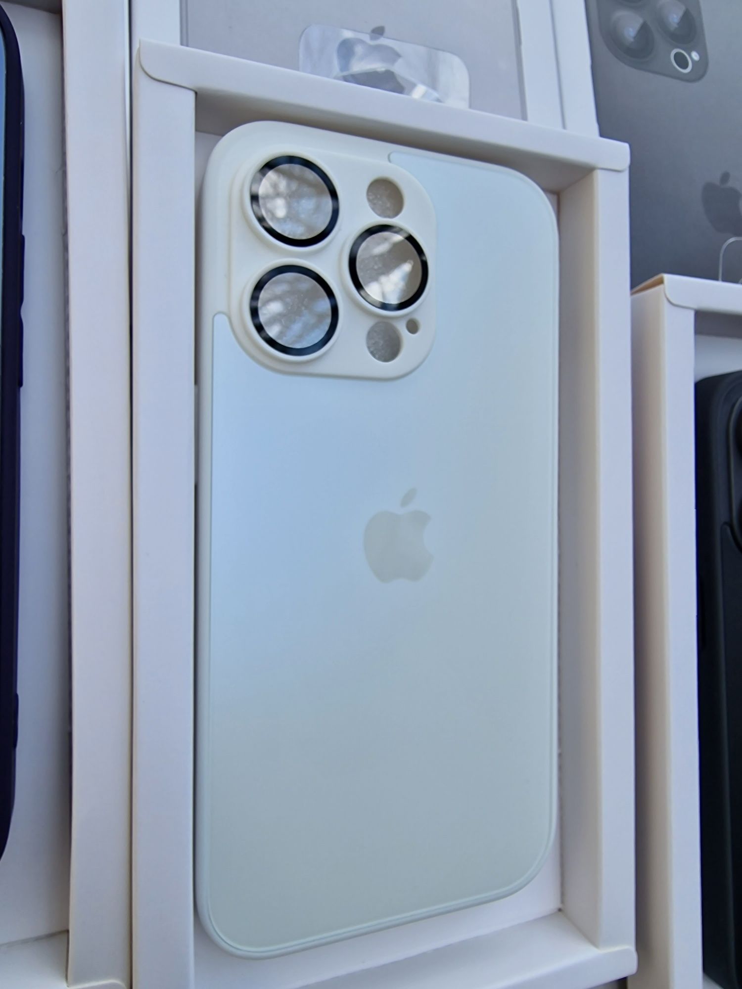 Матов Стъклен Кейс за Apple iPhone 15 / 14 Pro / Pro Max / Plus / 13