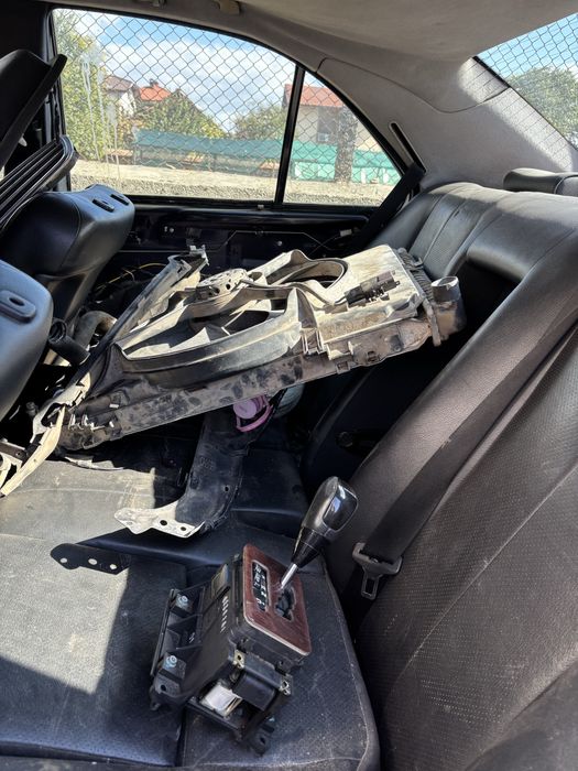 Mercedes-benz e220 на части