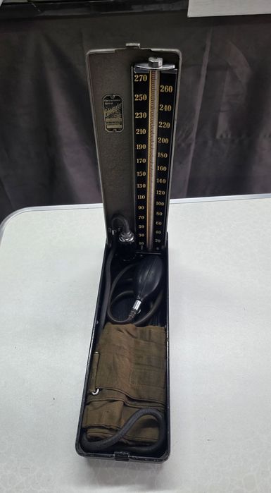 Стар апарат за кръвно налягане Erka