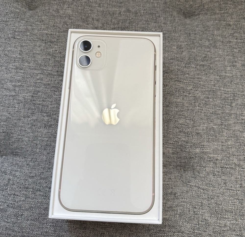 Iphone 11 с кутия