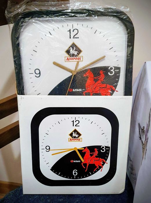 Новые часы в упаковке