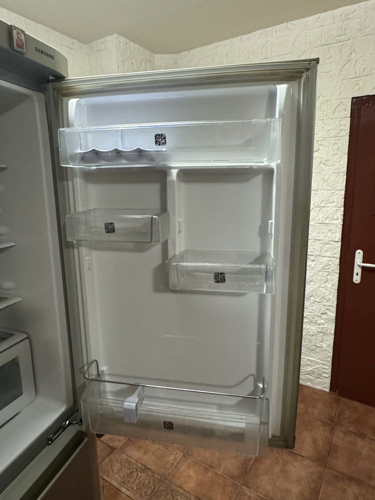 Хладилник SAMSUNG
