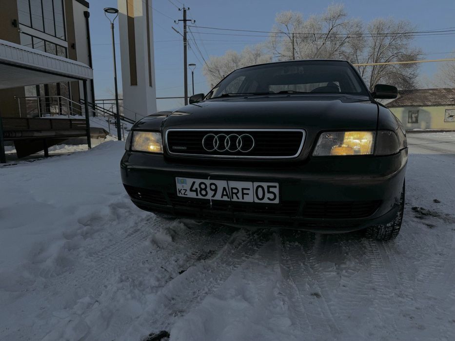 Автомобиль Ауди А4 97 год