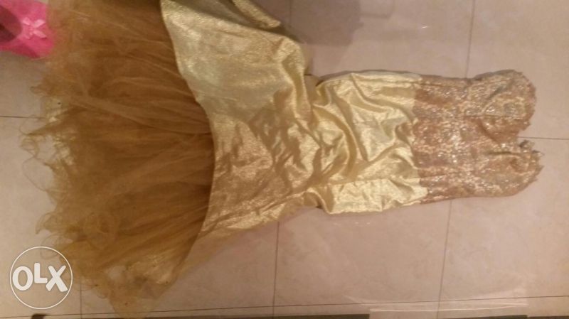 Продавам бална рокля