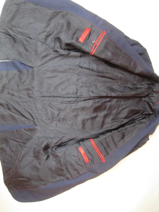 Sacou Hugo Boss,masura M(I,F,G=98),lana virgina,ca nou,fabricat Italia