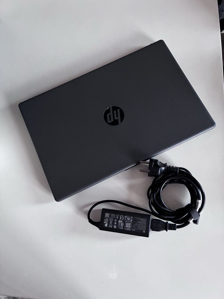 НОВ* Лаптоп HP 15 15.6 ", 16GB LPDDR5 RAM, SSD 512 GB