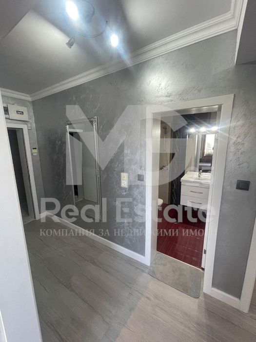 Продава се Тристаен апартамент в Пловдив, Коматевски възел - 101 кв.м за 1981 €/кв.м - Снимка #6