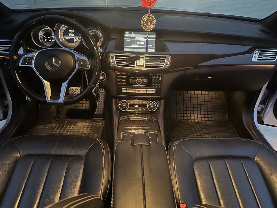 Mercedes benz CLS 2011