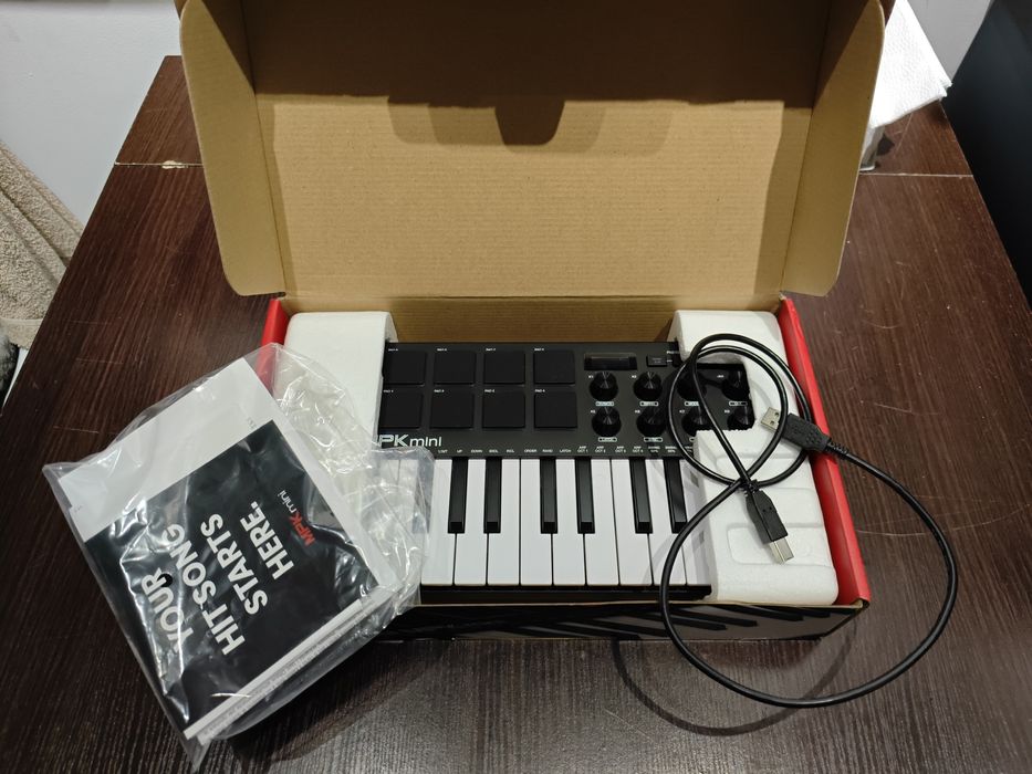 Продам новую midi клавиатуру