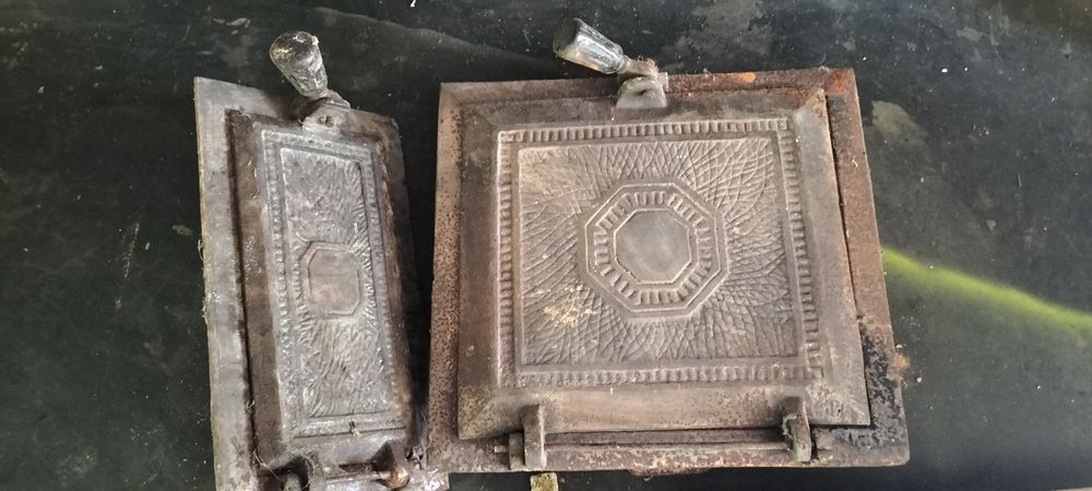 Vând uși teracota 150 lei setul