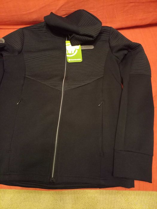 Продавам чисто нов дамски суитчър.