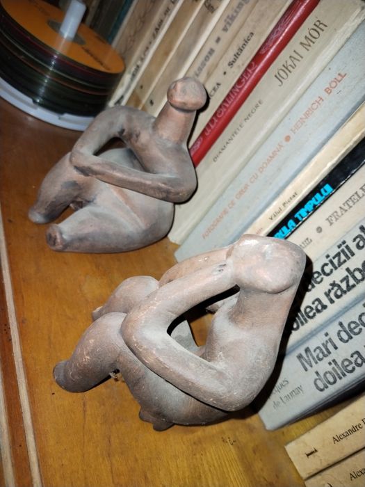 Complexul Gânditorul statuete de lut