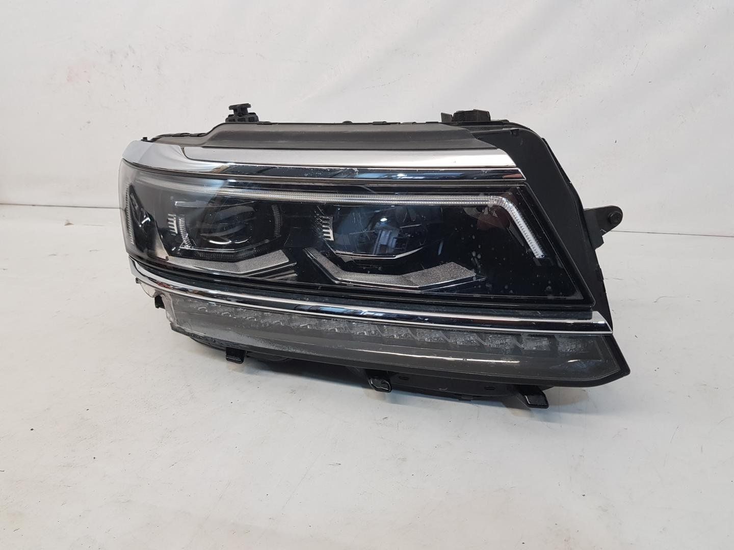Far dreapta full led VW Tiguan 2 dupa 2016