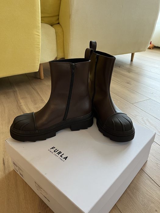 Боти Furla в кафяв цвят