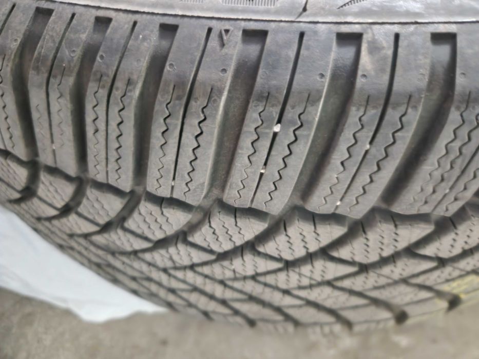 Гуми Bridgestone 225х55х17 зимни
