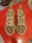 Vând Sneakers Guess (marimea 36)