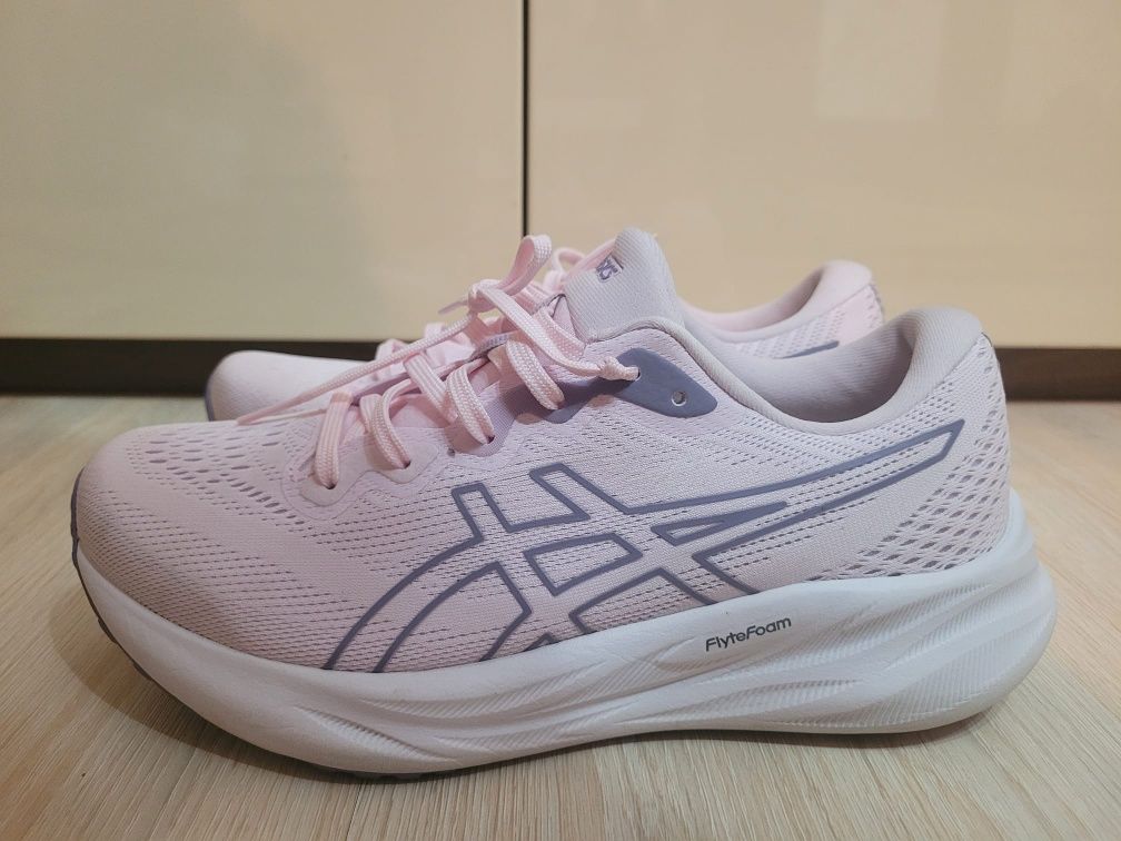 Adidași damă asics