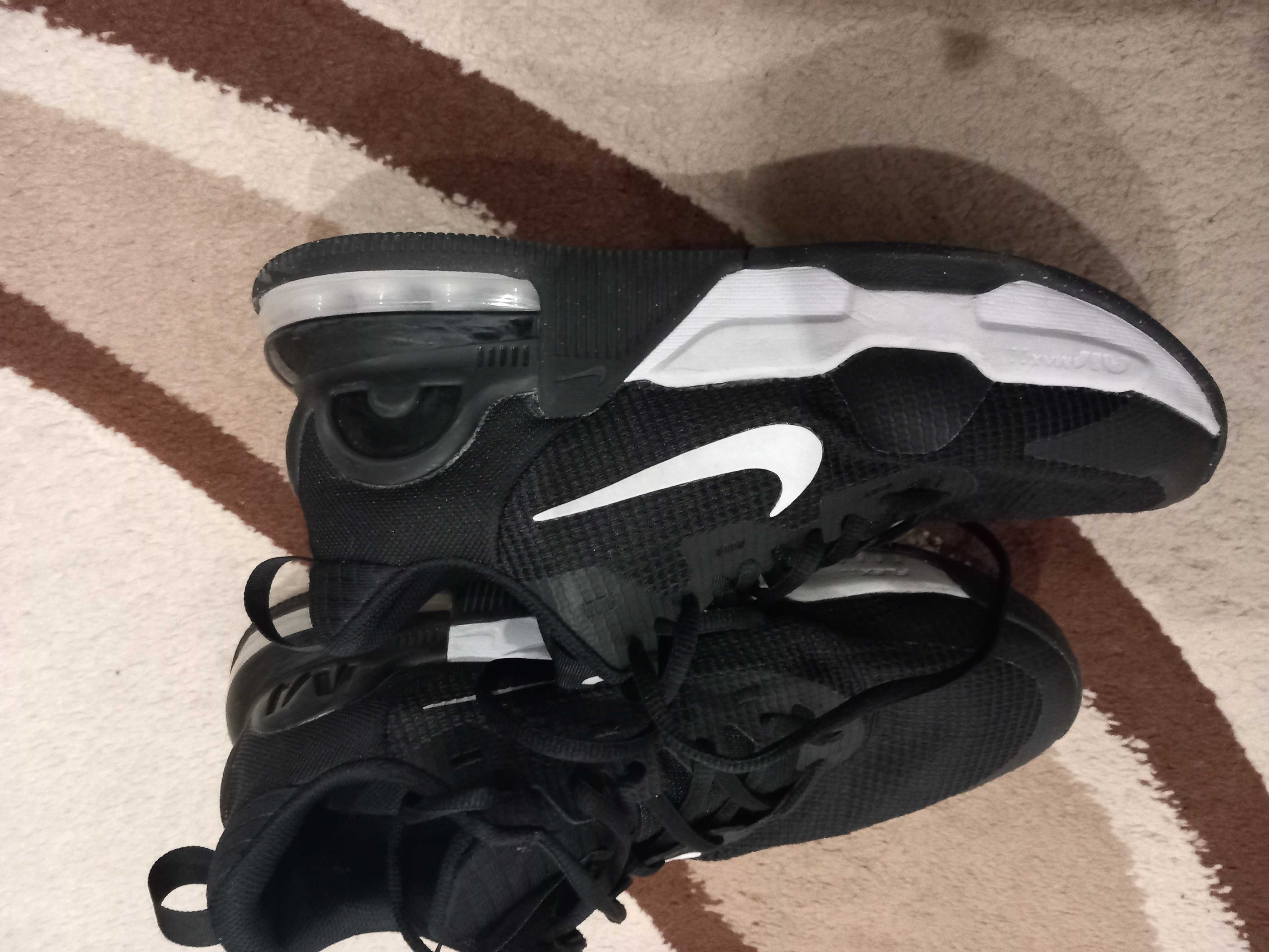 Маратонки Nike 41