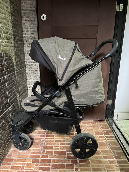 Продам коляску joie в отличном состоянии.