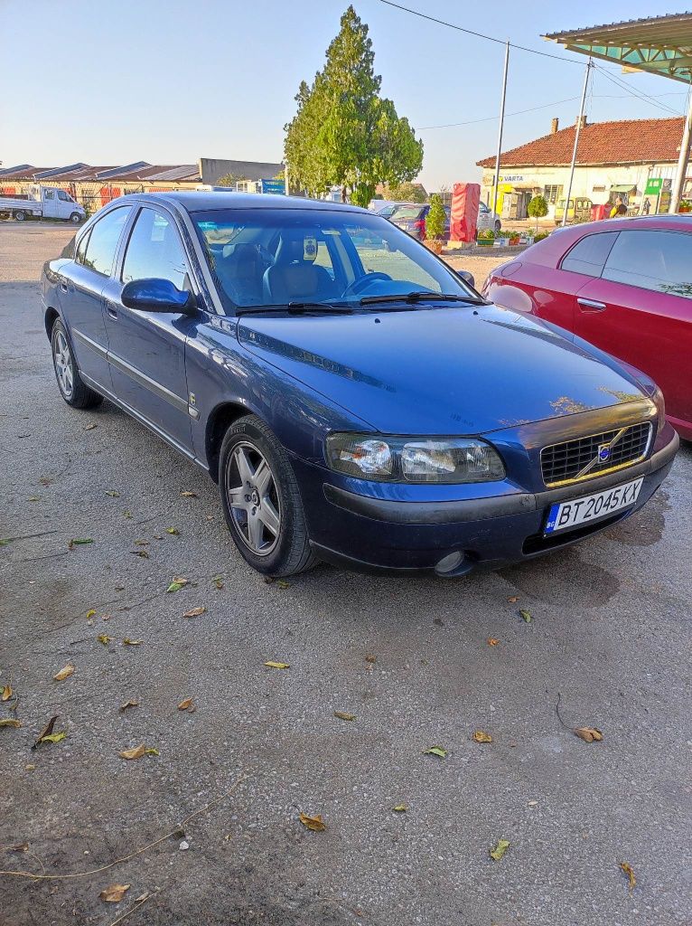 Продава се Volvo S60