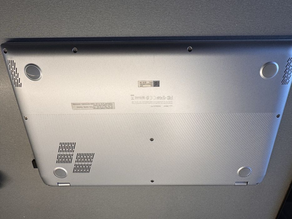 Laptop Asus Vivobook S15