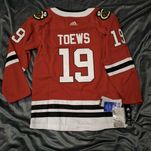 ADIDAS NHL тениска/фланелка на Chicago Blackhawks НОВА