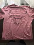 Tricou roz Chicago Bulls | Imprimeu mare cu taur | Mărimea M