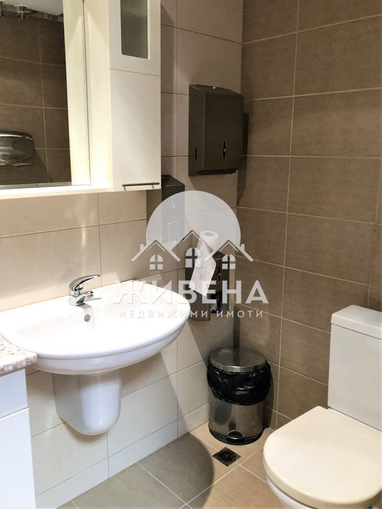 Дава се под наем Офис в Варна, Спортна зала - 306 кв.м за 3060 € - Снимка #10