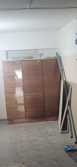 Бесплатно шкаф советский.