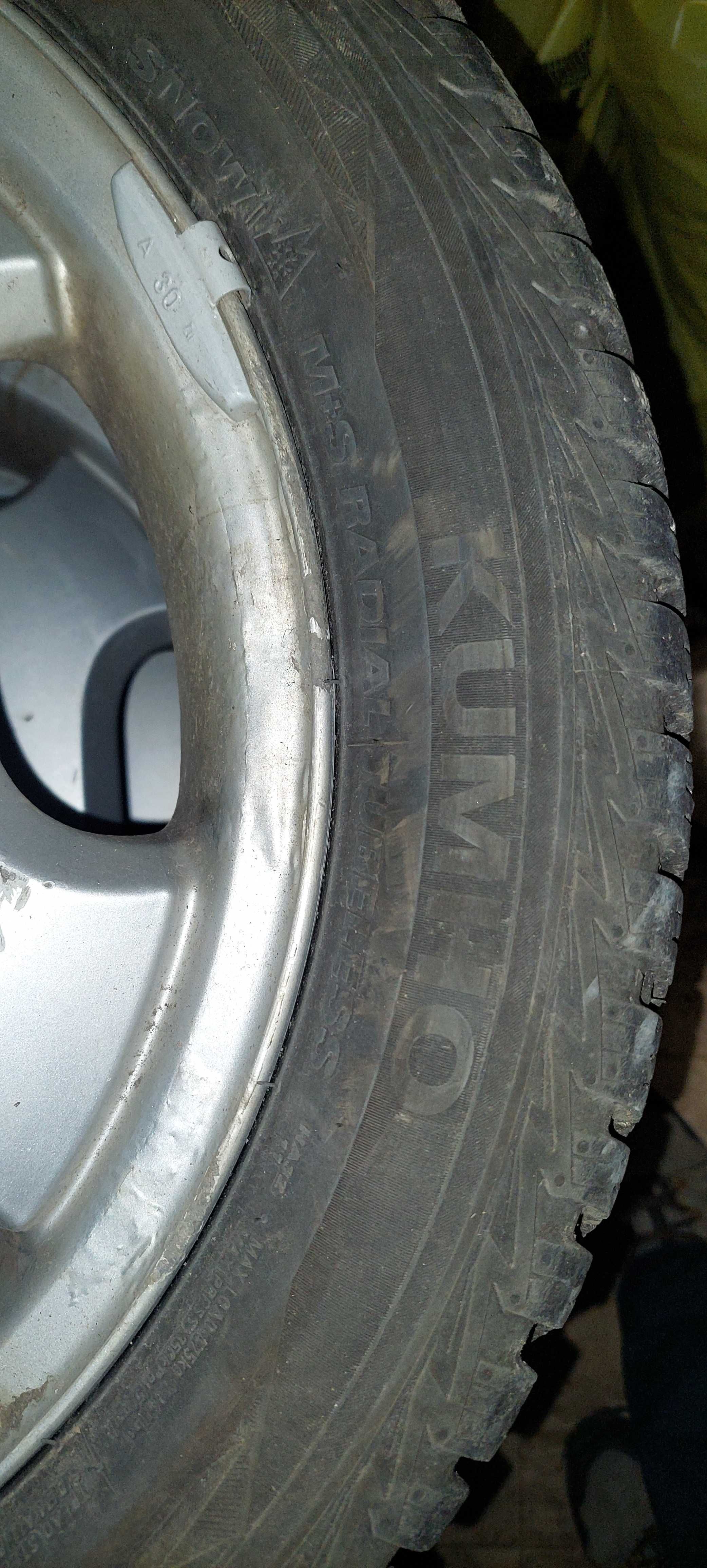Комплект 4 броя гуми KUMHO с алуминиеви джанти за Mercedes A160