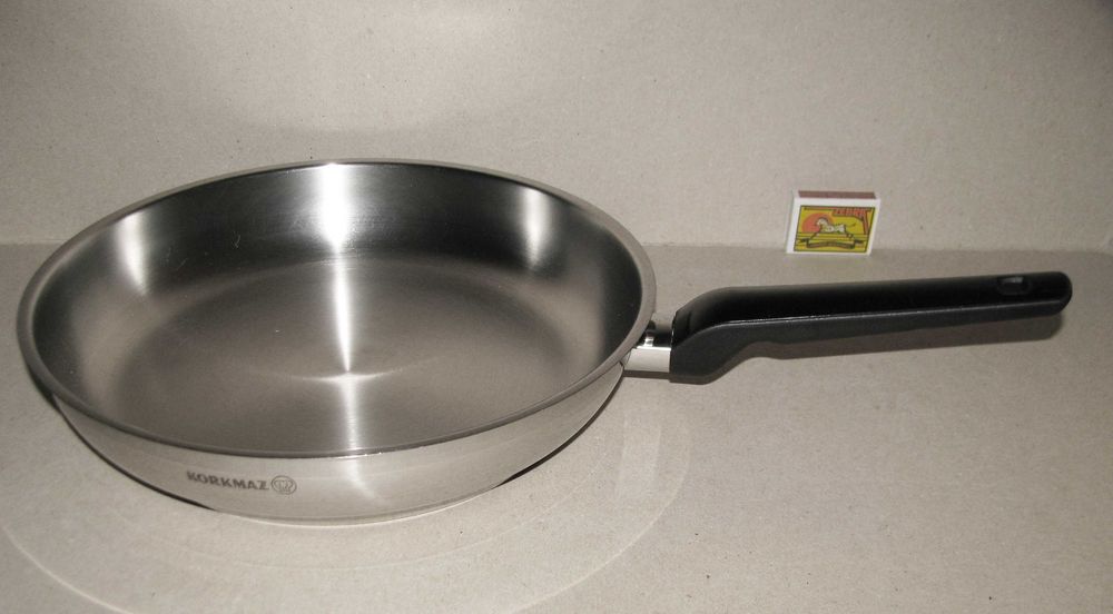 Голям тиган Korkmaz 28 см с капсулирано дъно и бакелитова дръжка