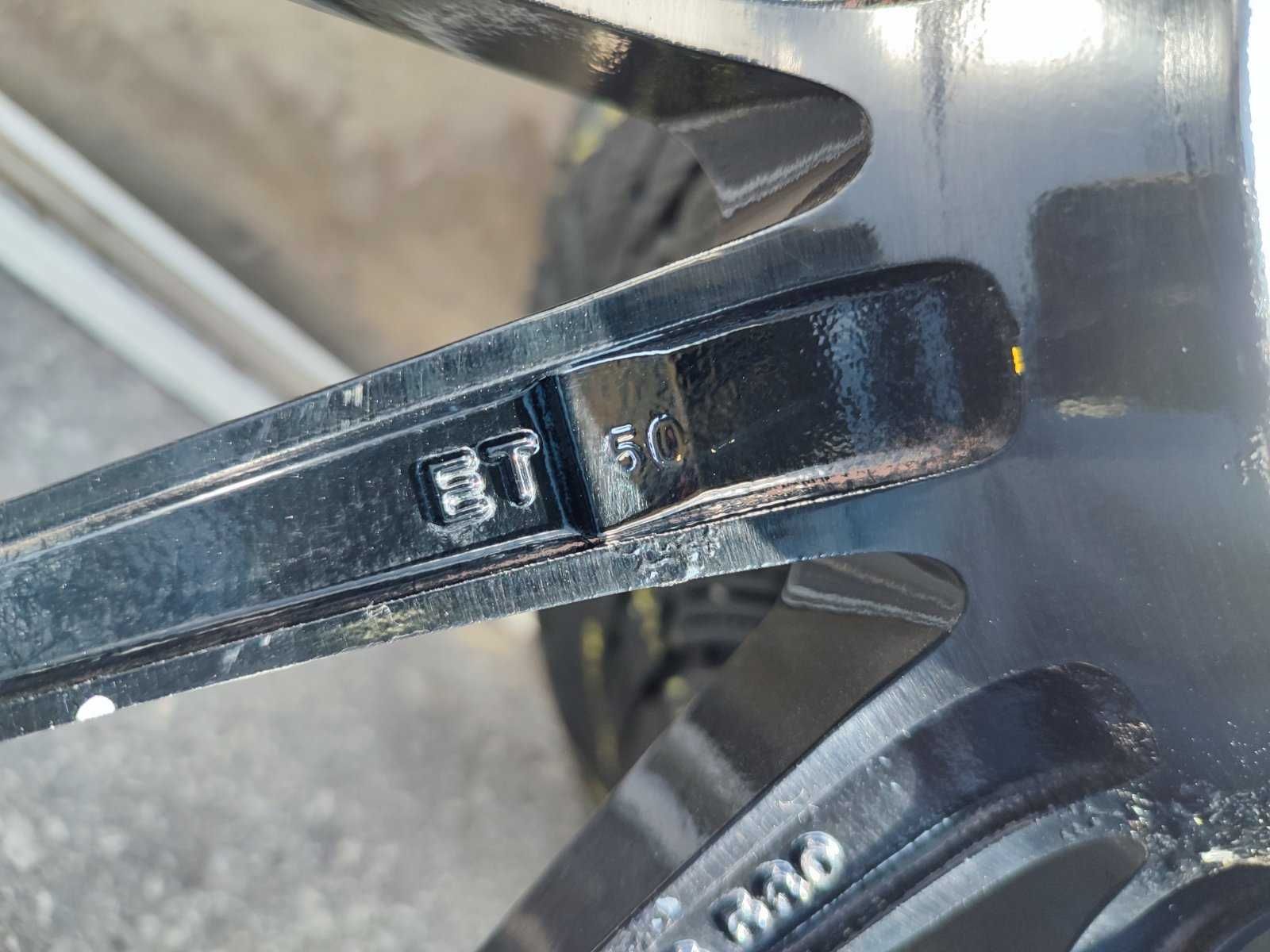 279 - 4бр. Алуминиеви джанти 17'' 5Х114,3 с гуми 225/60R17 Hyundai