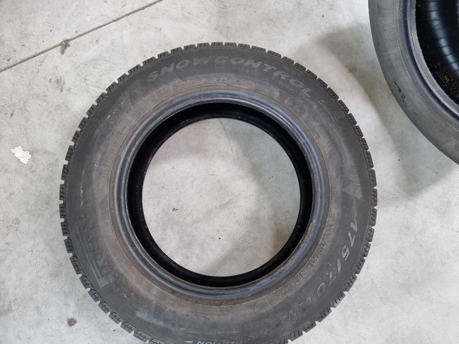 2 Anvelope de IARNA 175.70.14 'Pirelli'