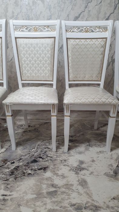 Продаю стулья новые