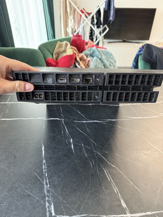 Ps4 1TB plus controler
