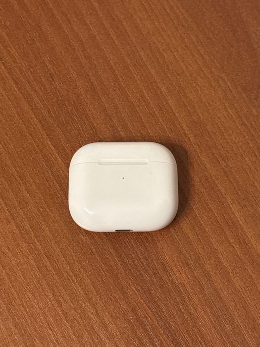 Продам оригинальные AirPods 3