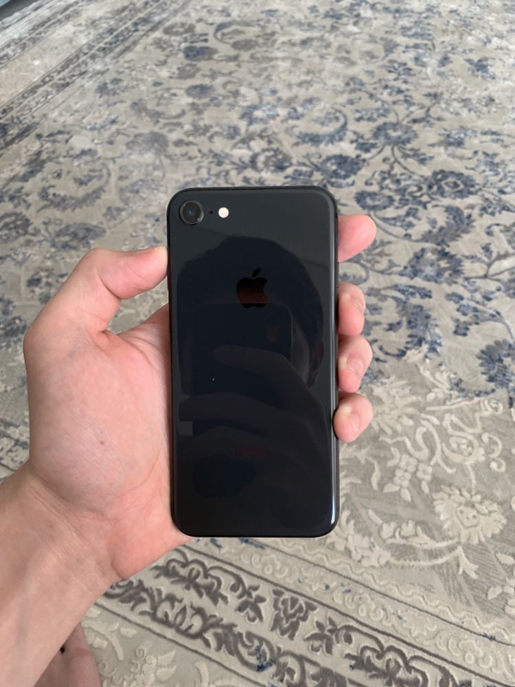 Iphone 8 qora rangi 64 GB