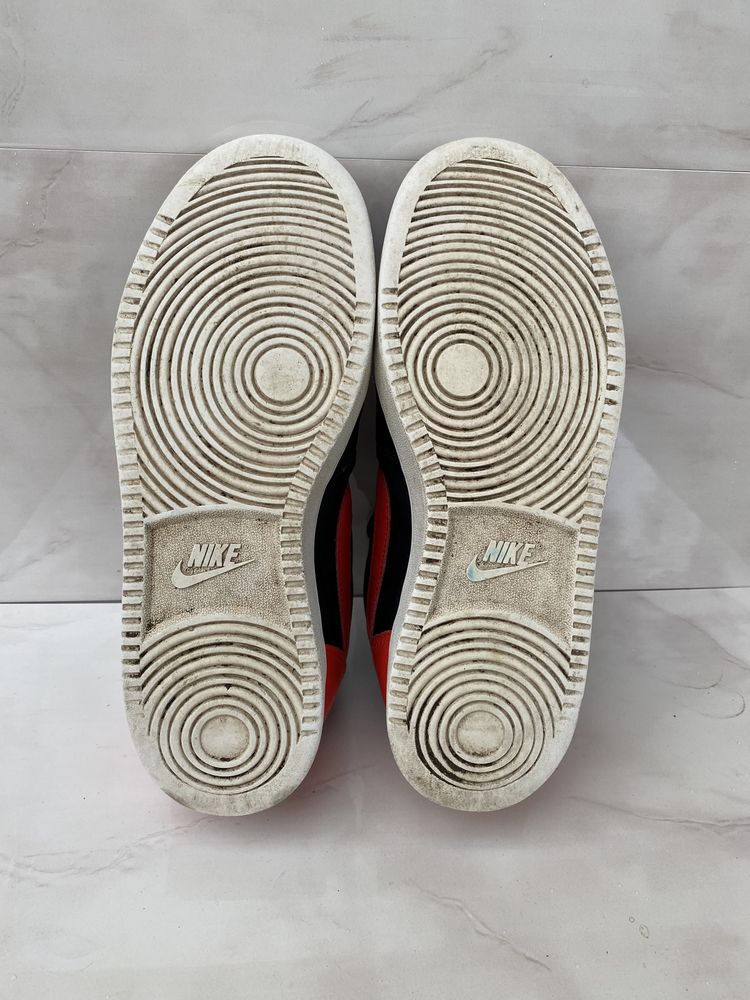 Nike court borough low 2 червено с черно