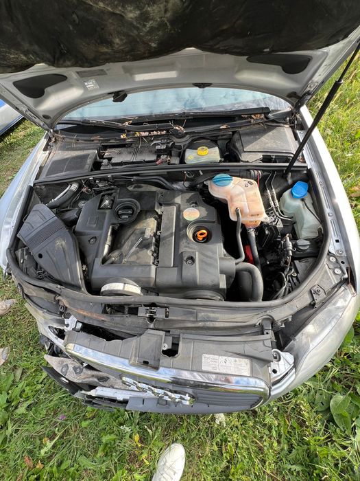 Vand Audi A4 b7  avariat