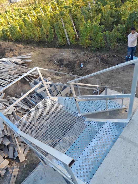 Scări metalice galvanizate la orice demisiune asiguram transport ori u