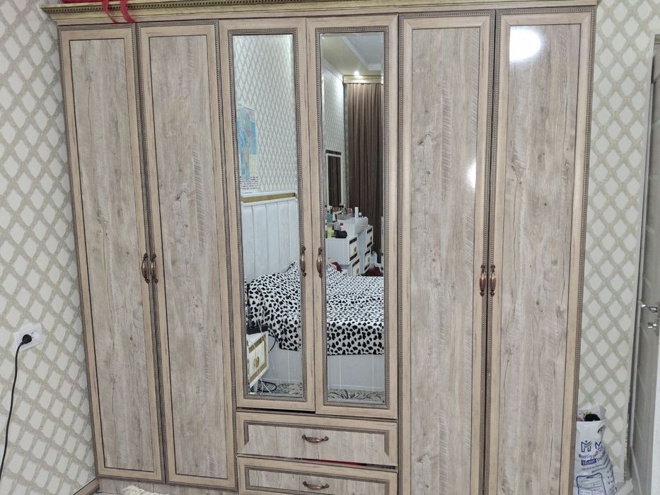 Продам шкаф для спальни в отличном состоянии