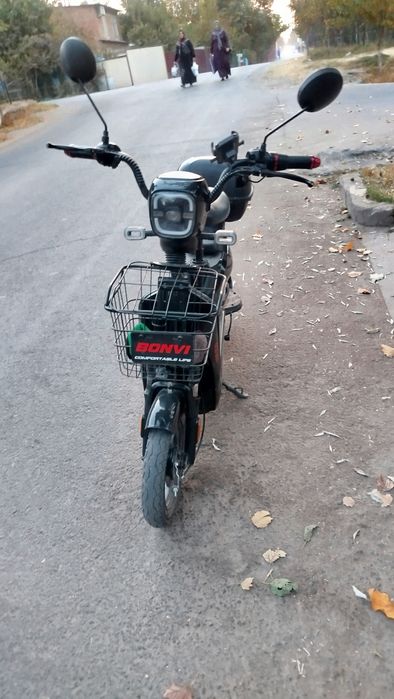 Skuter bonvi sotiladi