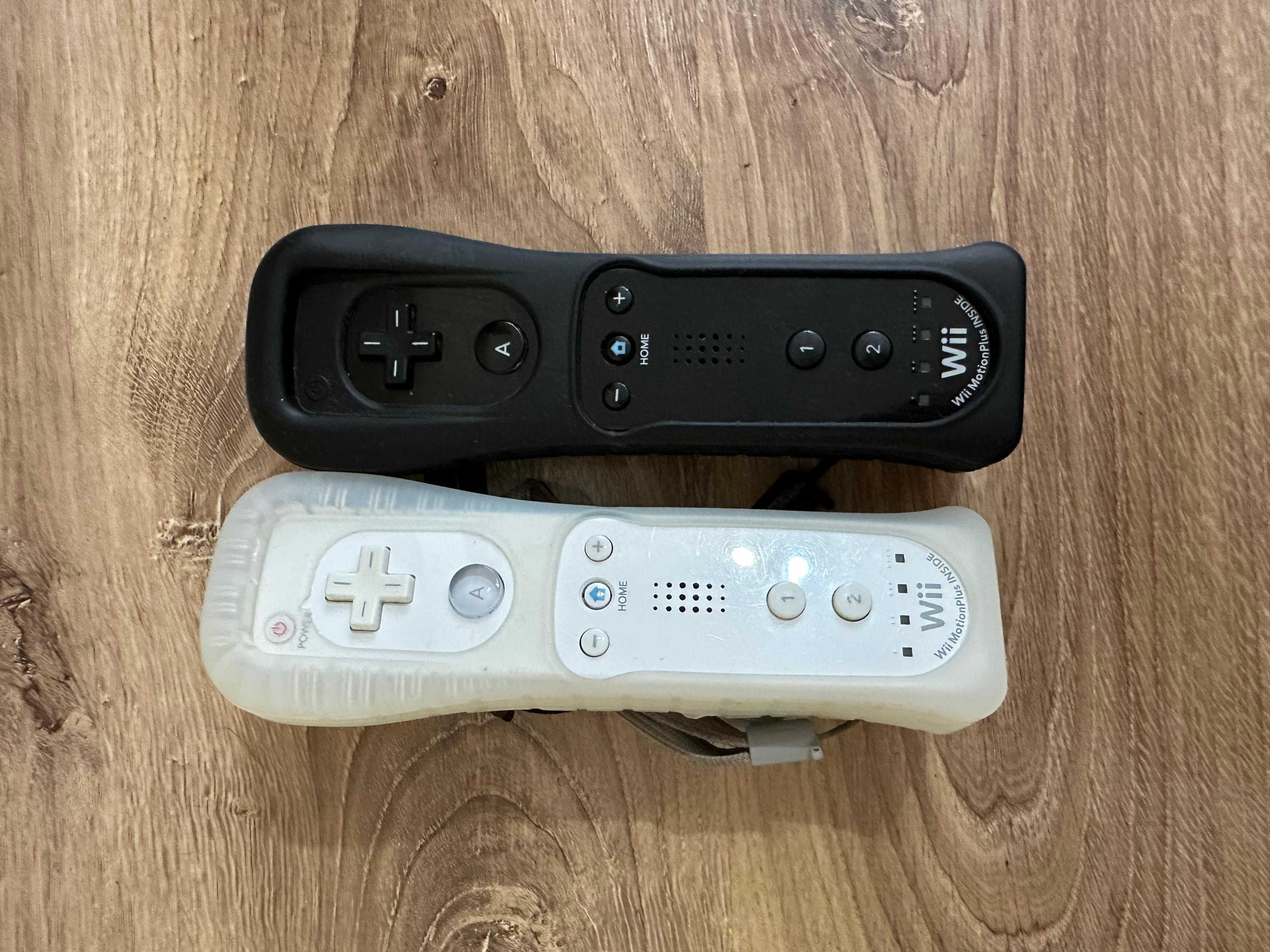 Consola Nintendo Wii, 2 manete cu nunchuk + 6 jocuri