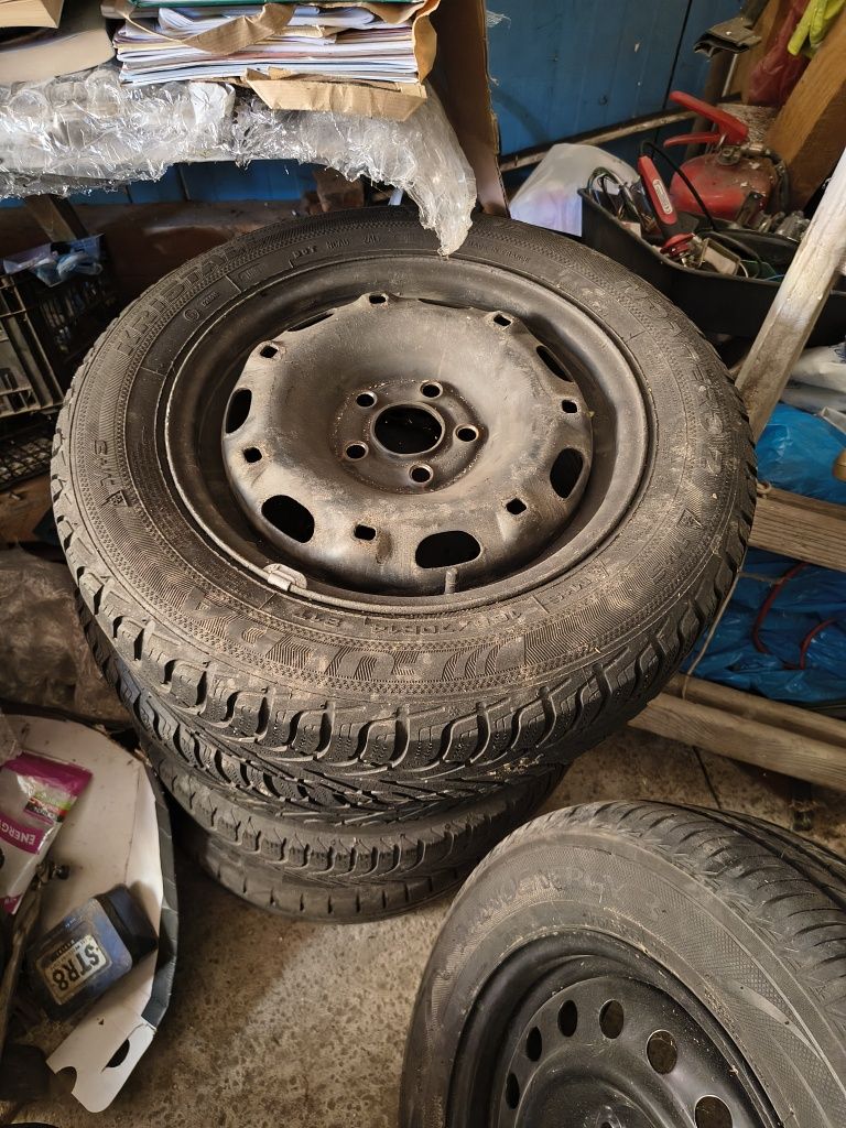Железни джанти 14 5х100 бонус някакви гуми.