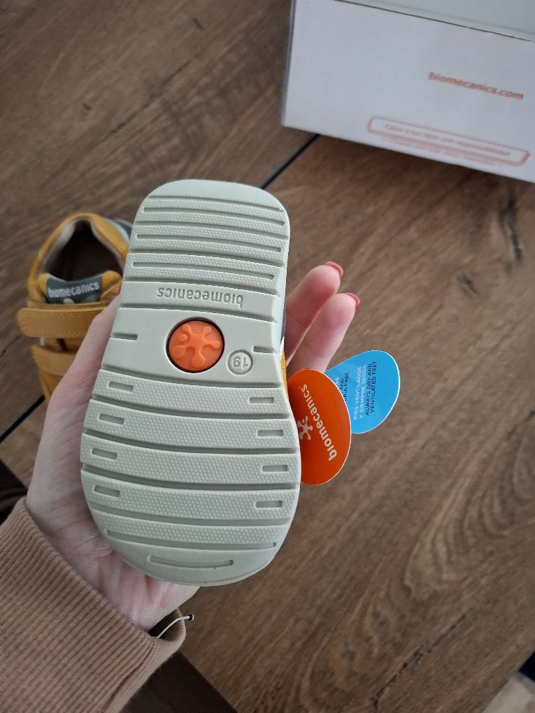 Pantofi copii biomecanics noi marime 19