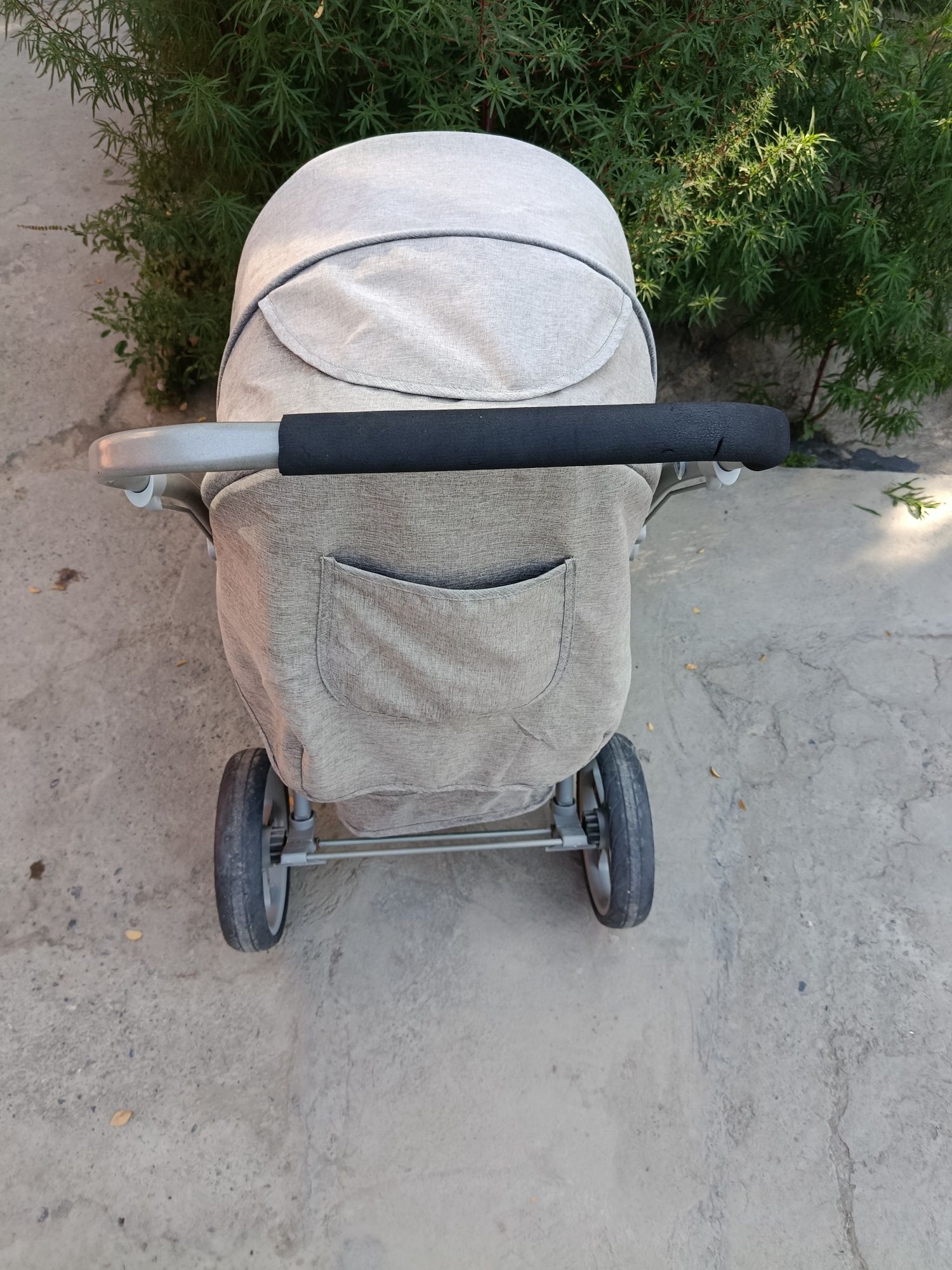 Kolyaska arzon narxda sotiladi. Qo'qon