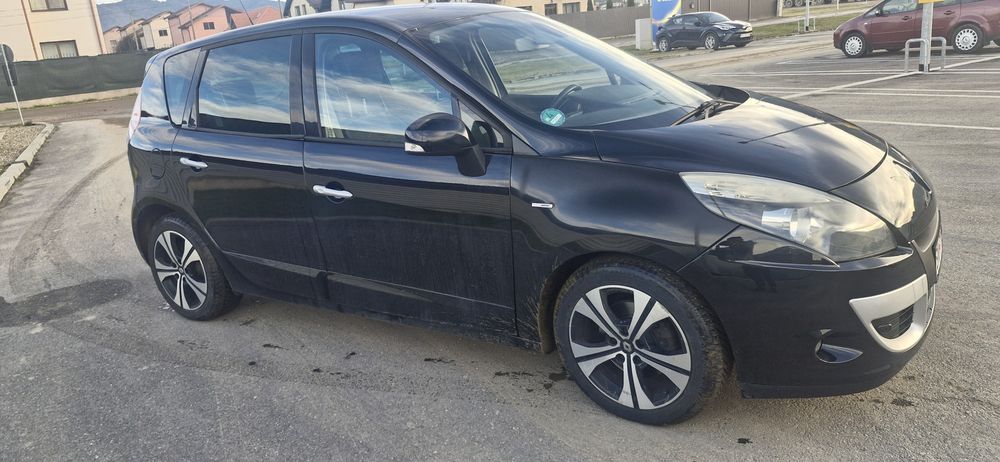 Vând Renault scenic
