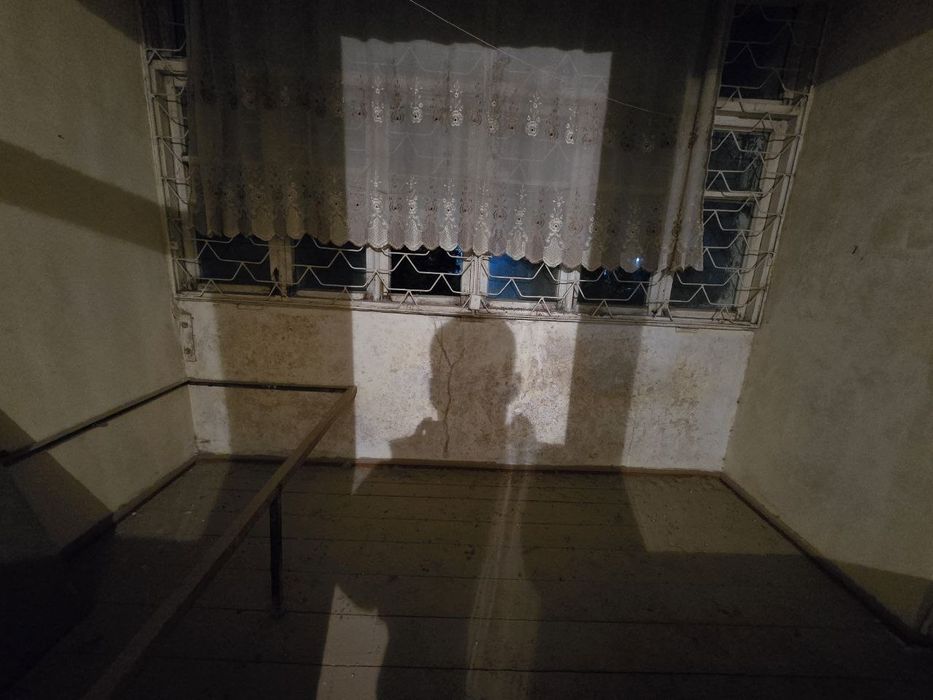 2 xonali arzon kvartira sotiladi. Zakanal.